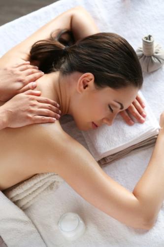 masajes-relajantes-y-terapeuticos-en-motril-granada-5 Salón de Belleza en Motril | Estética Facial y Corporal 